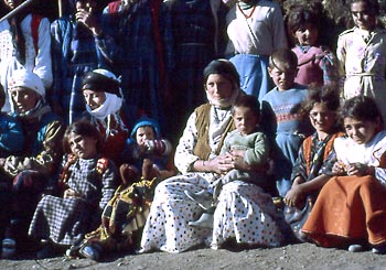 Kurdische Frauen und Kinder des Igdir-Stammes
